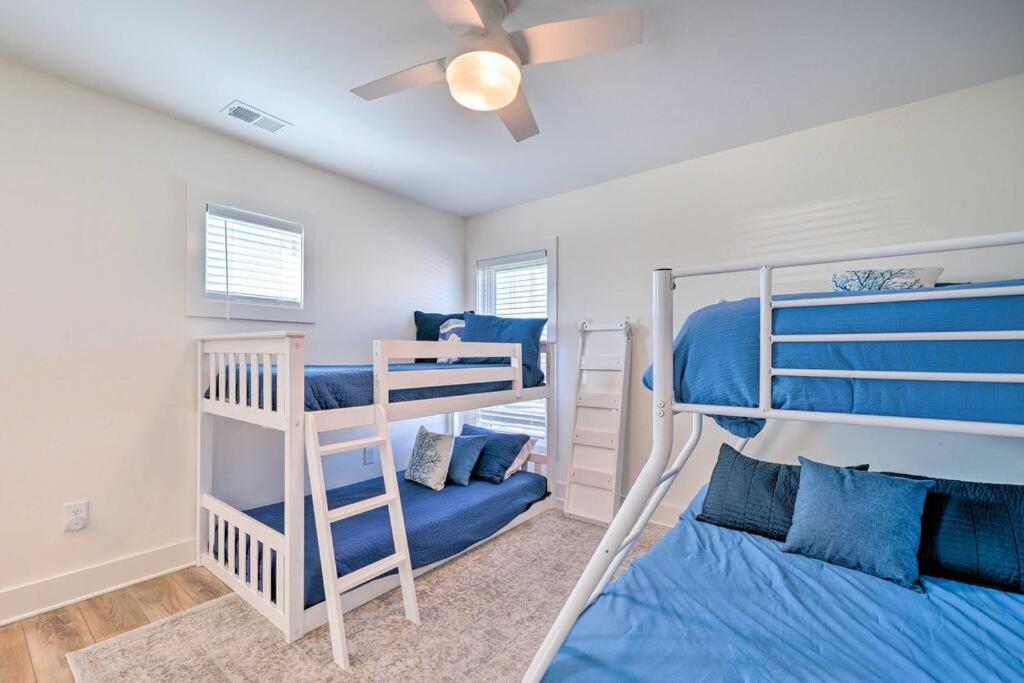 Blue Dawn of Surf City - Hot Tub & Game Room! view 4