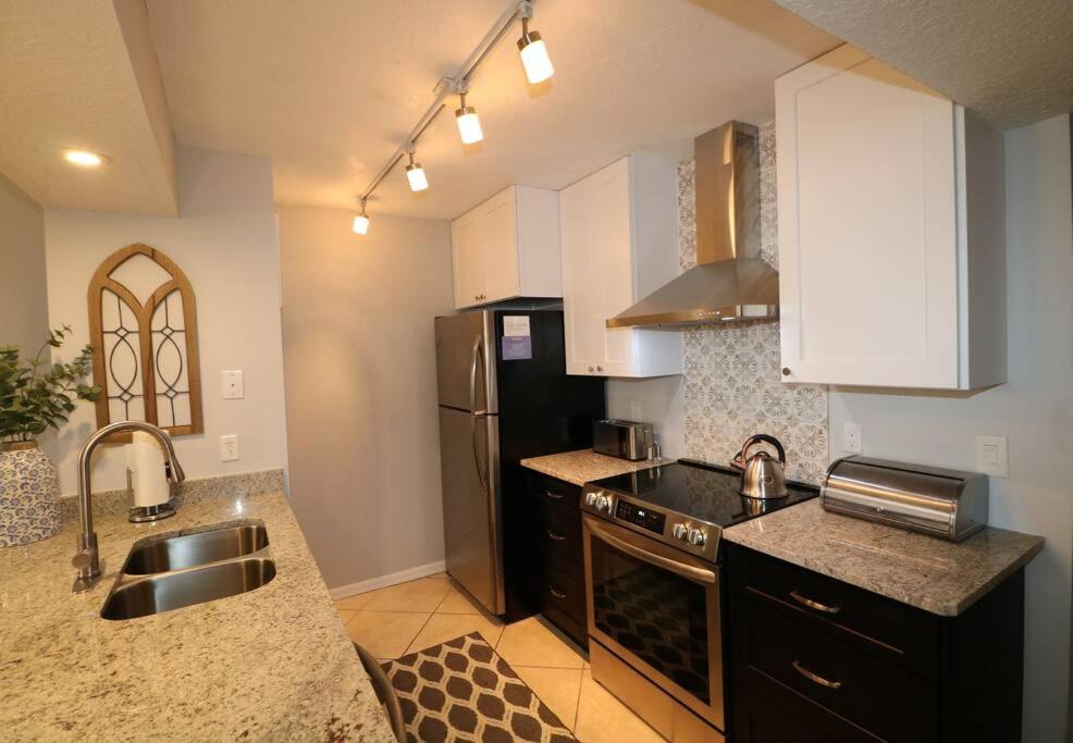 SPECTACULAR, NEW Professional Decor, Near Dis, NO Steps, Pool, Patio, LOW Rates! view 3
