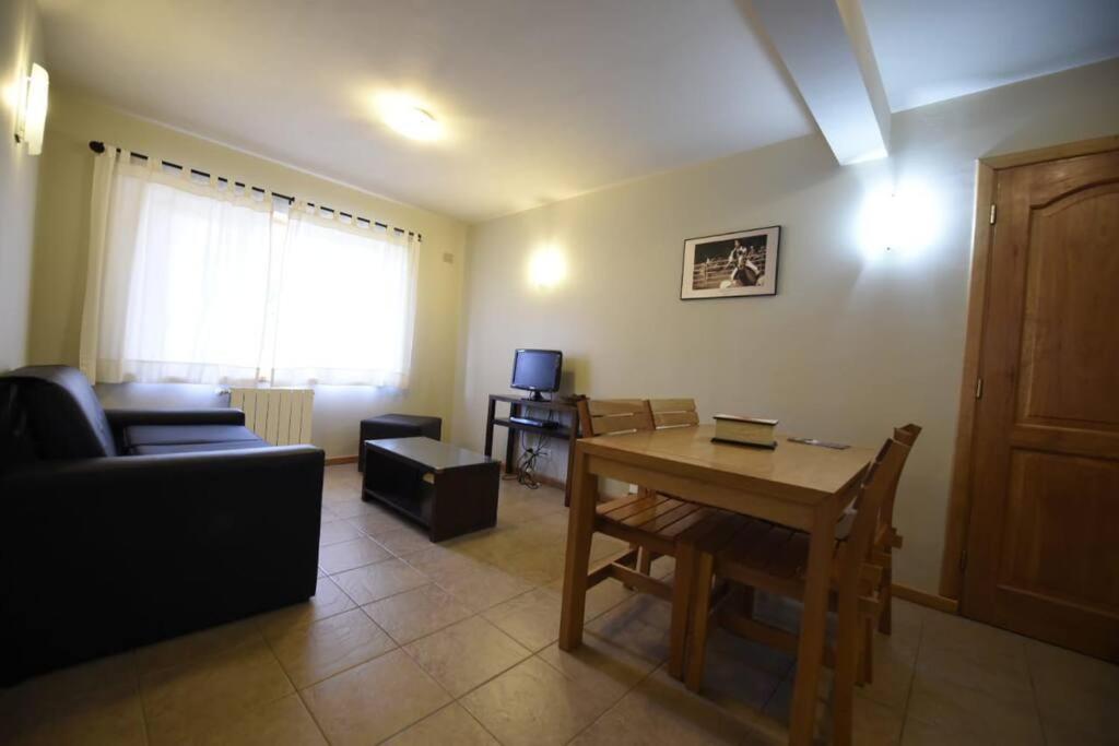 Departamento con pileta en el centro de SMA Para 3 personas