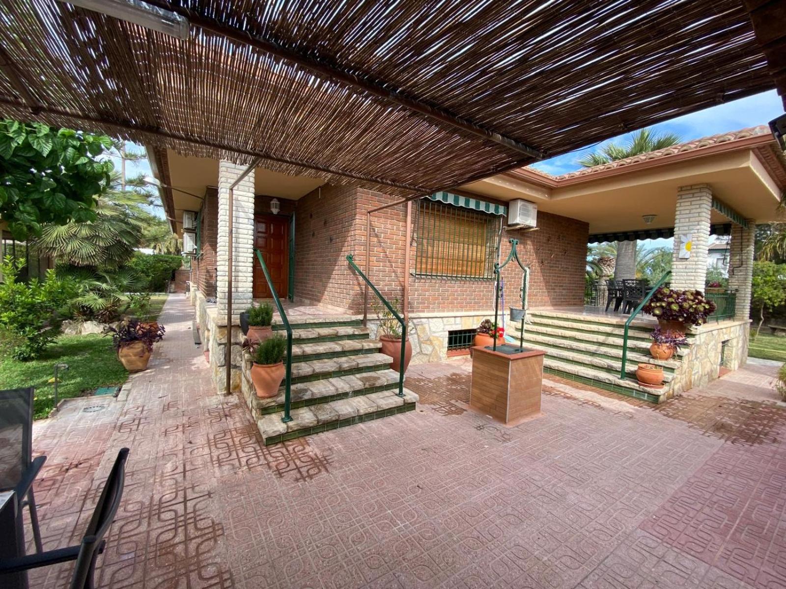 Magnífico villa a San Juan Mutchavista playa