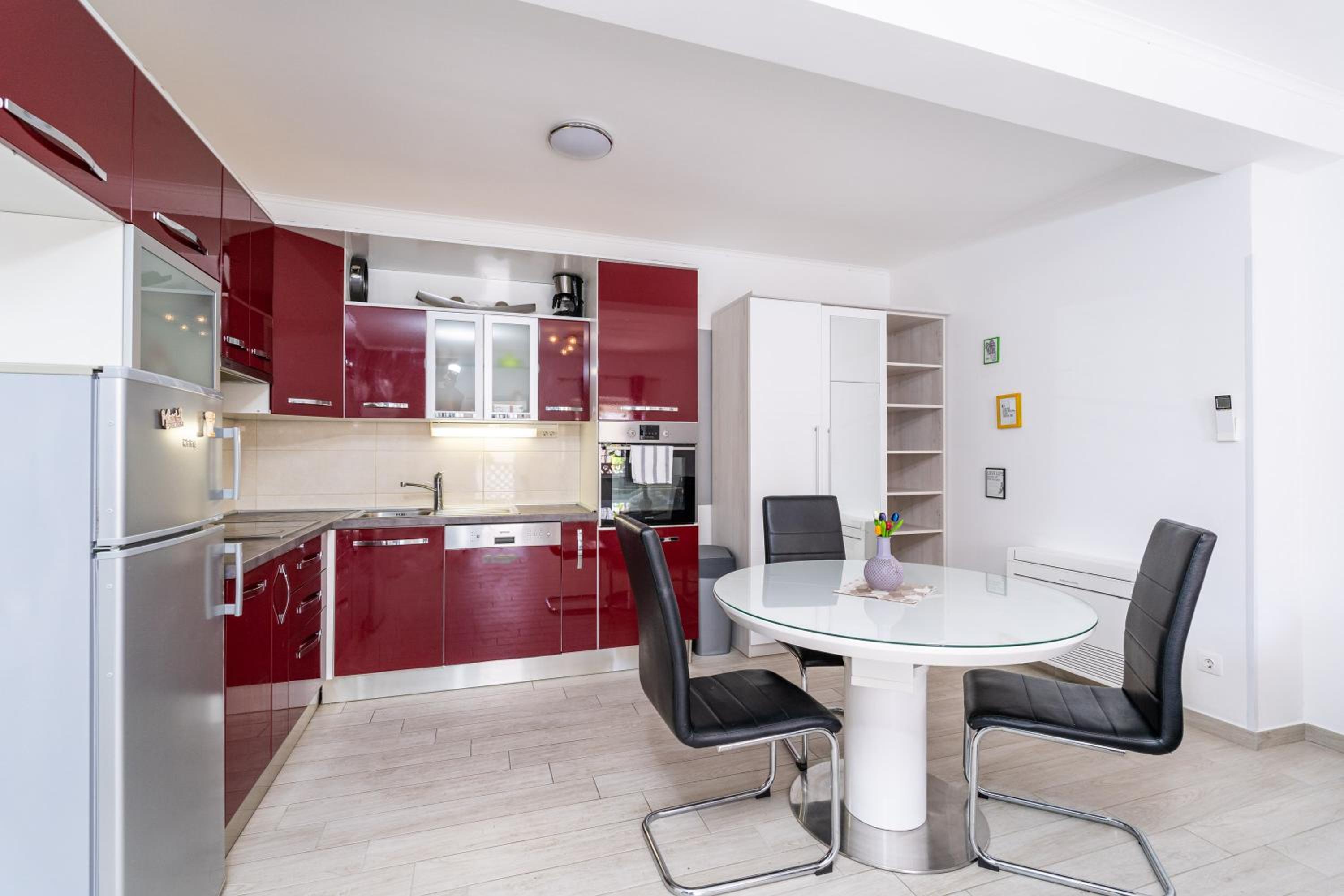 Feather Studio Apartment - FREE PRIVATE PARKING - SELF CHECK-IN