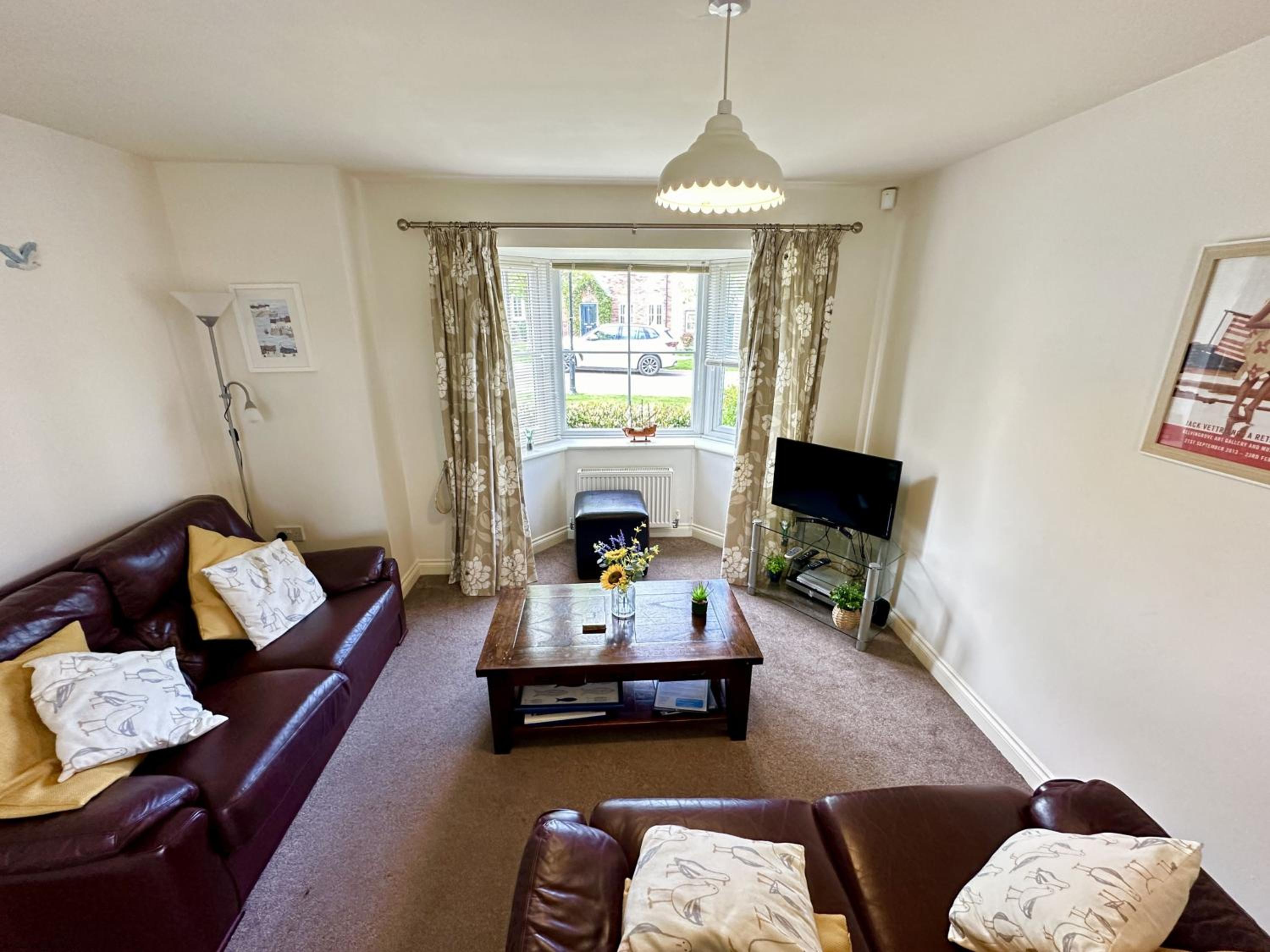 Snowdrop Cottage - Part of the The Bay Filey Holiday Village with pool, gym and direct beach access, pub, restaurant, tennis and meadows walks