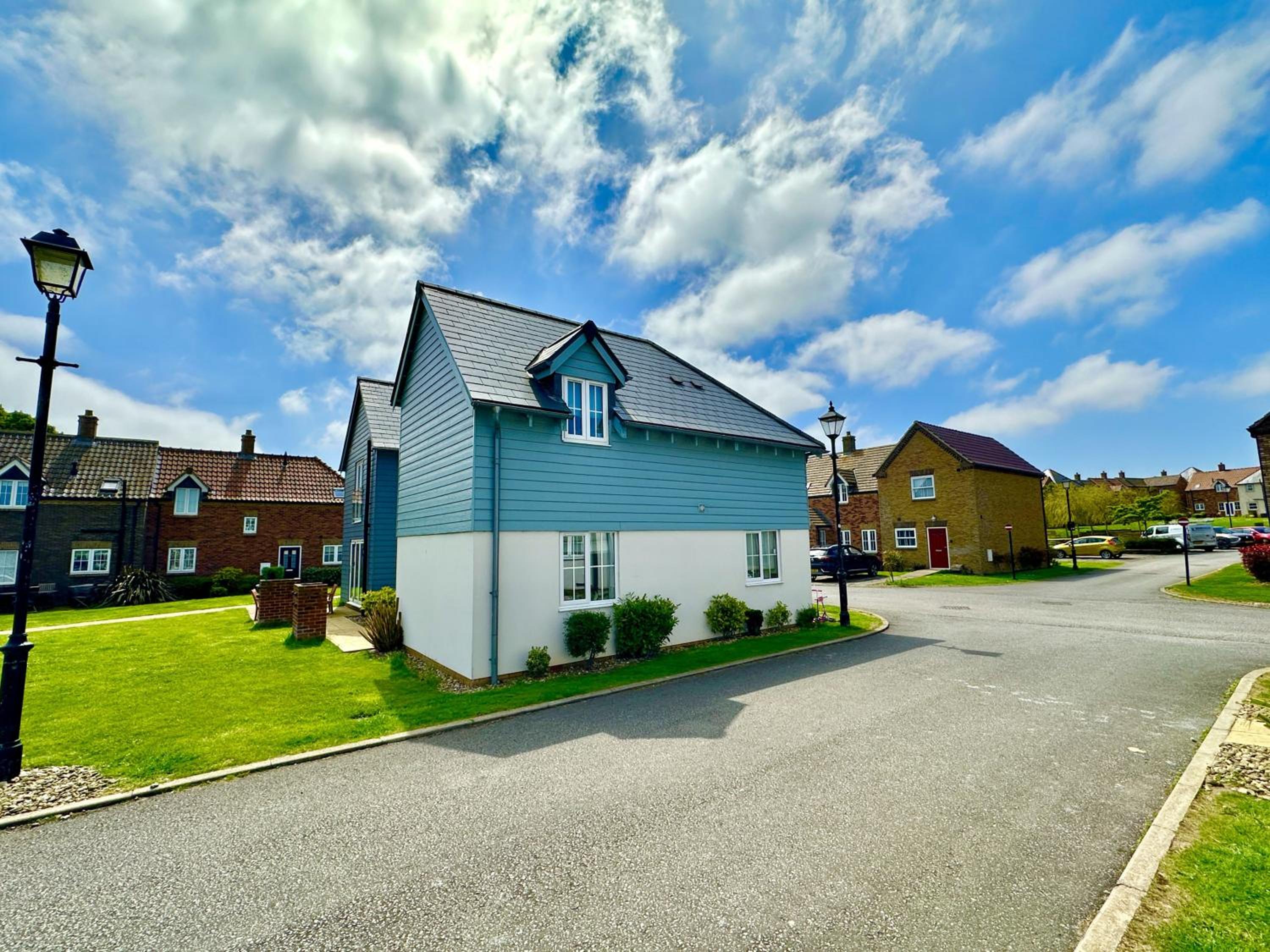 Aubergine Cottage - Part of the The Bay Filey Holiday Village with pool, gym and direct beach access, pub, restaurant, tennis and meadows walks