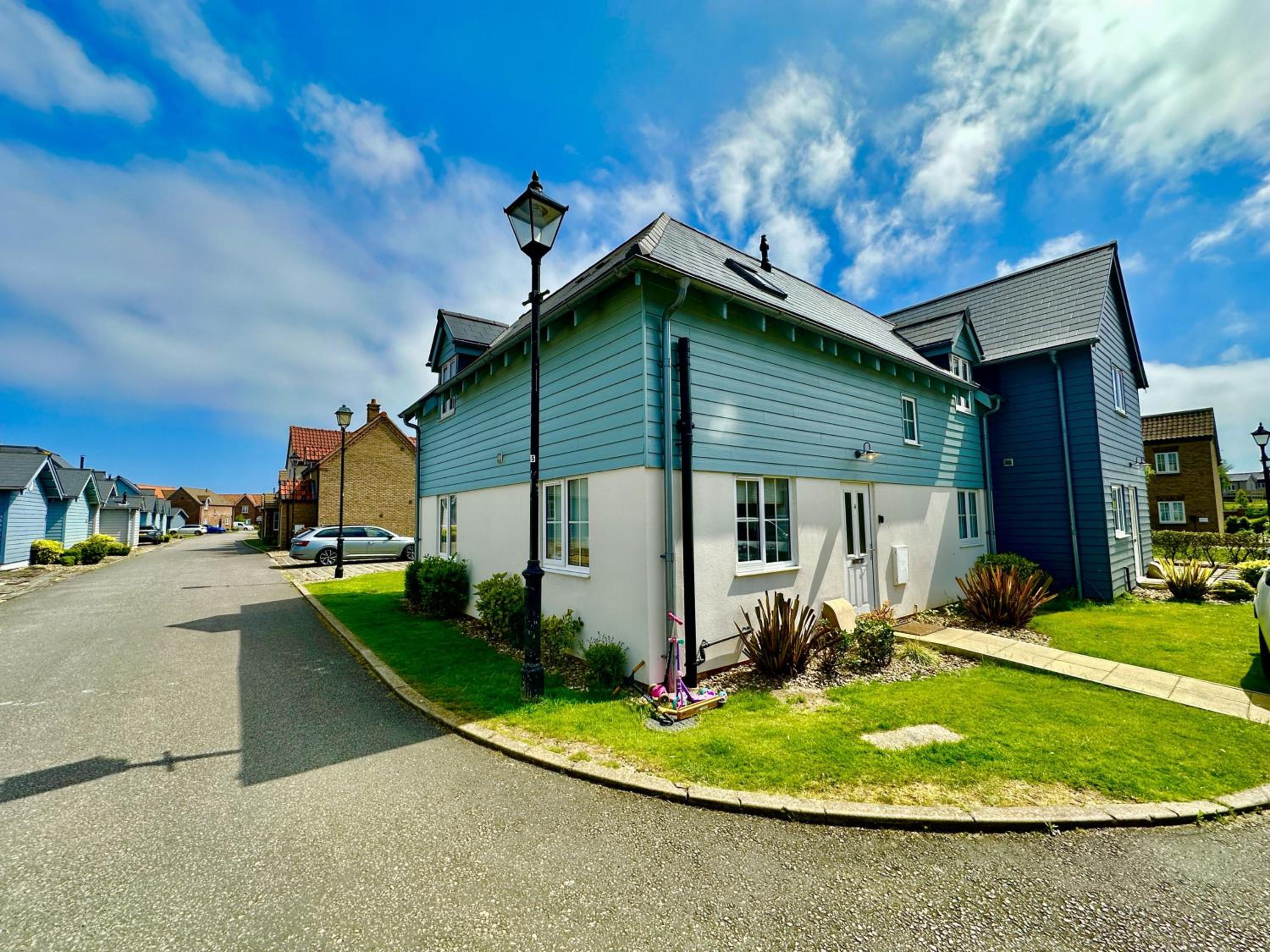 Aubergine Cottage - Part of the The Bay Filey Holiday Village with pool, gym and direct beach access, pub, restaurant, tennis and meadows walks