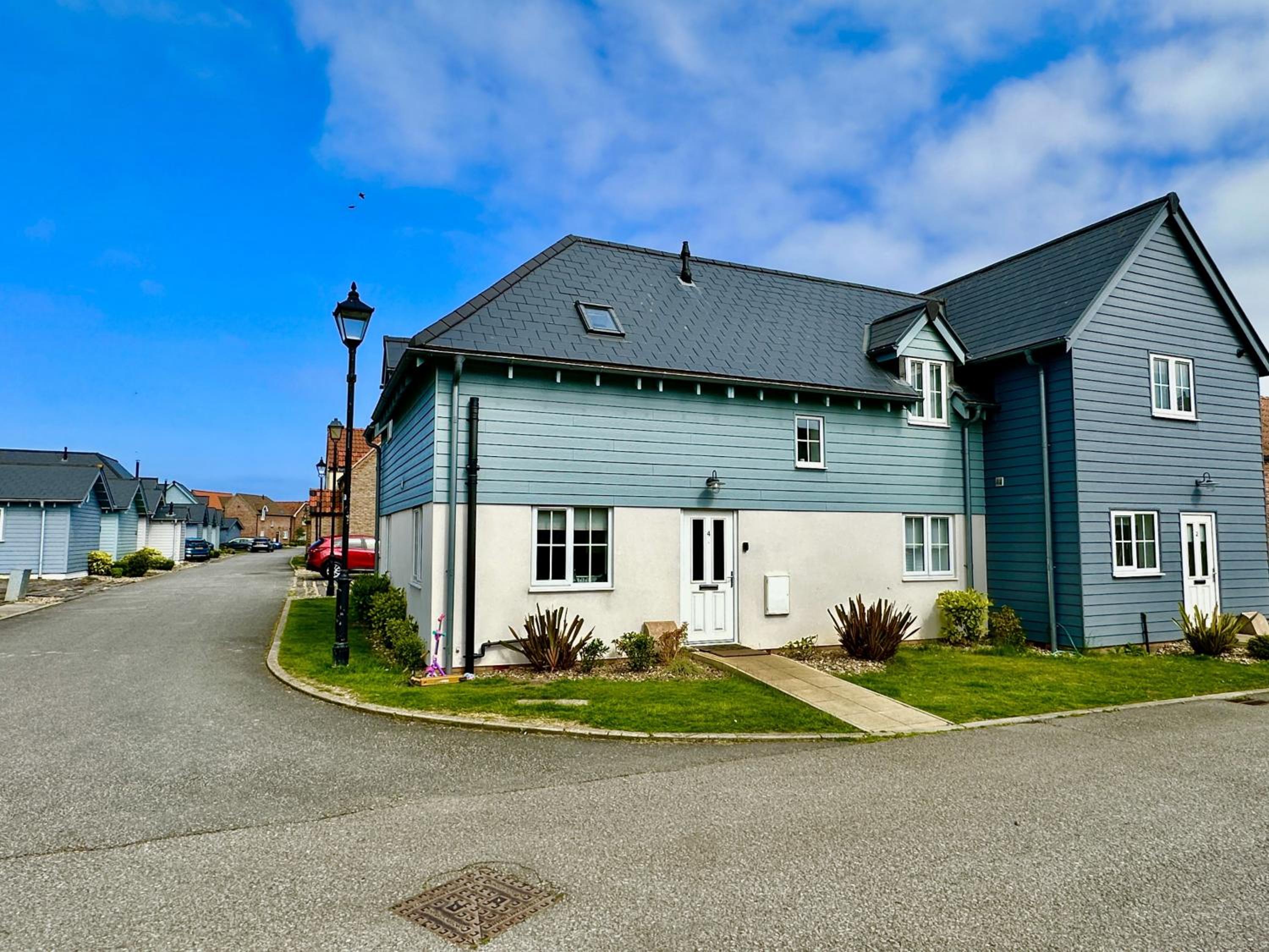 Aubergine Cottage - Part of the The Bay Filey Holiday Village with pool, gym and direct beach access, pub, restaurant, tennis and meadows walks