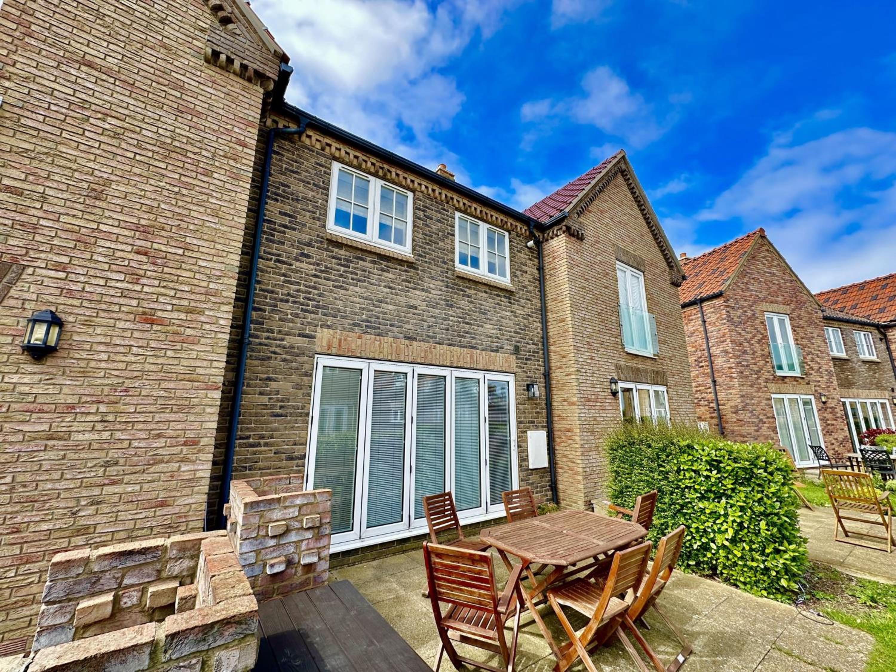 Ocean Cove - Part of the The Bay Filey Holiday Village with pool, gym and direct beach access, pub, restaurant, tennis and meadows walks