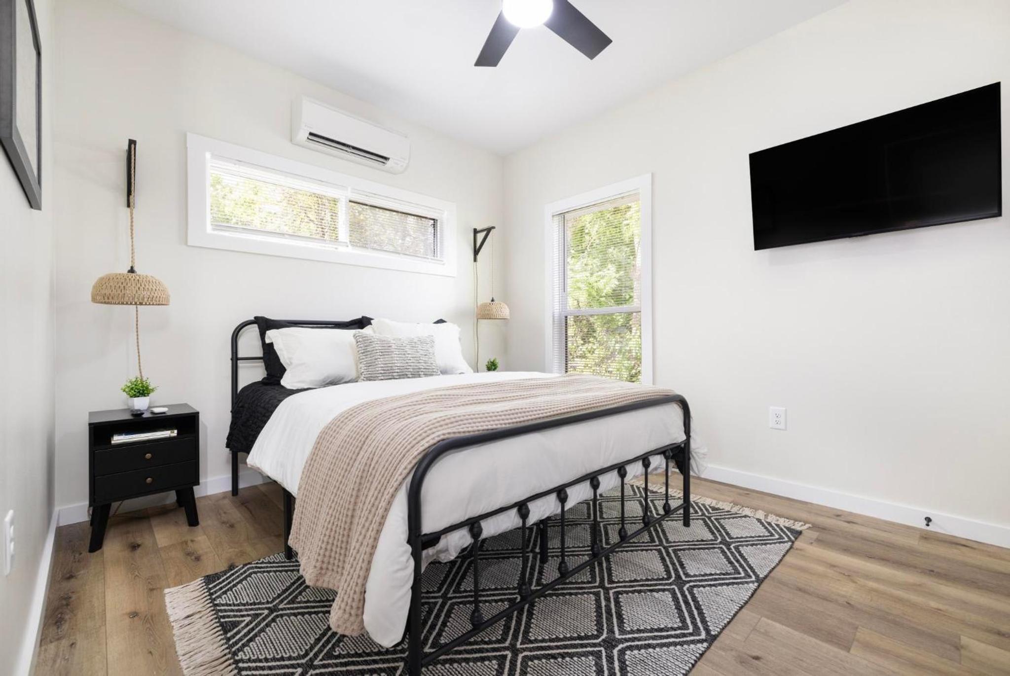 1BR new construction home in downtown Johnson City view 3