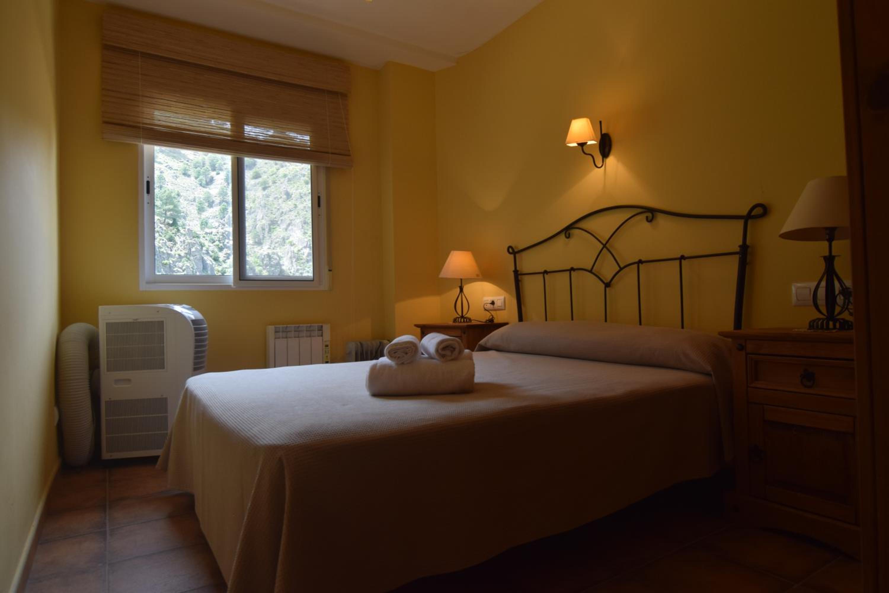 Hospedium DLJ Enjoy Cazorla apartamentos