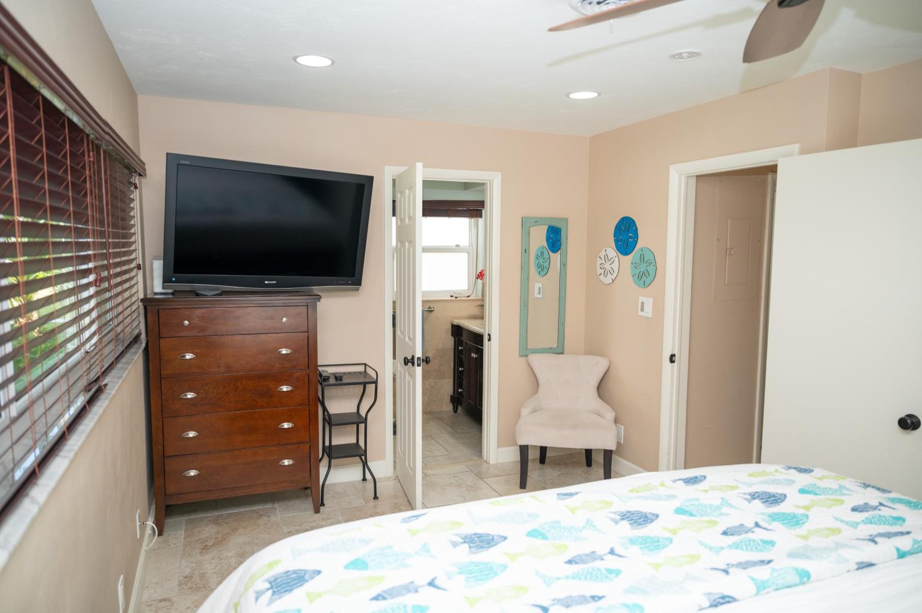 Charming Beach House w/Private Pool Paradise~WALK TO BEACH
