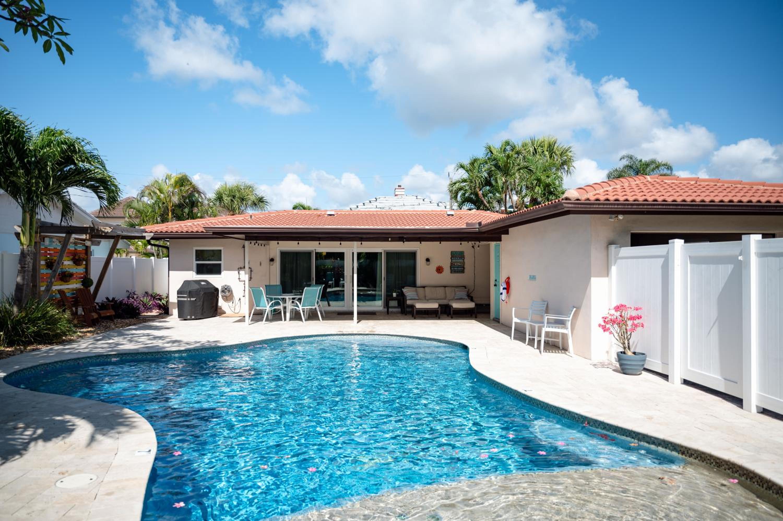 Charming Beach House w/Private Pool Paradise~WALK TO BEACH