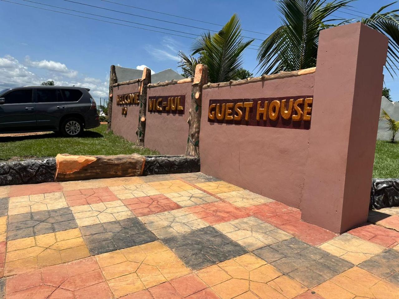 Vic-Jul Guest House