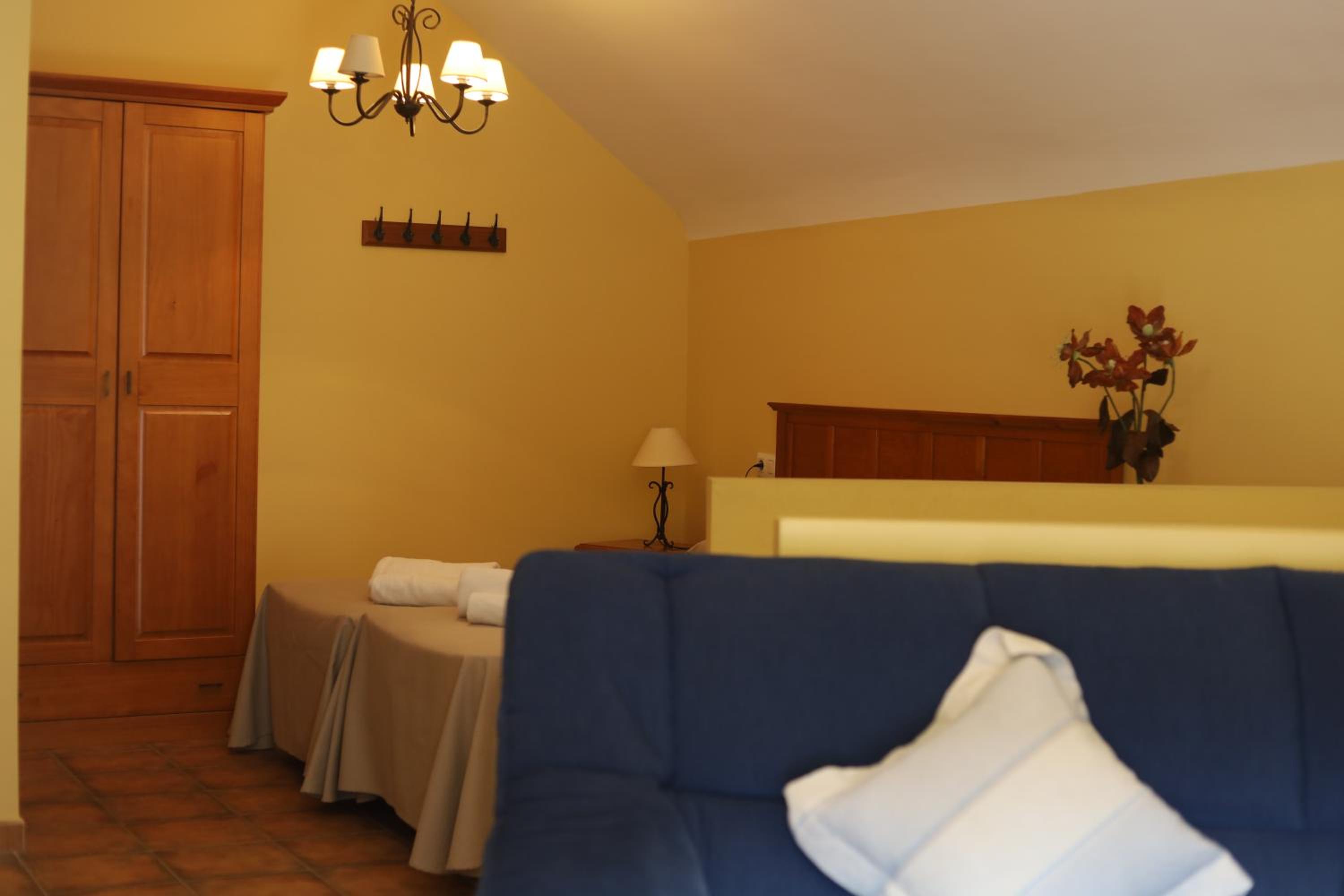 Hospedium DLJ Enjoy Cazorla apartamentos