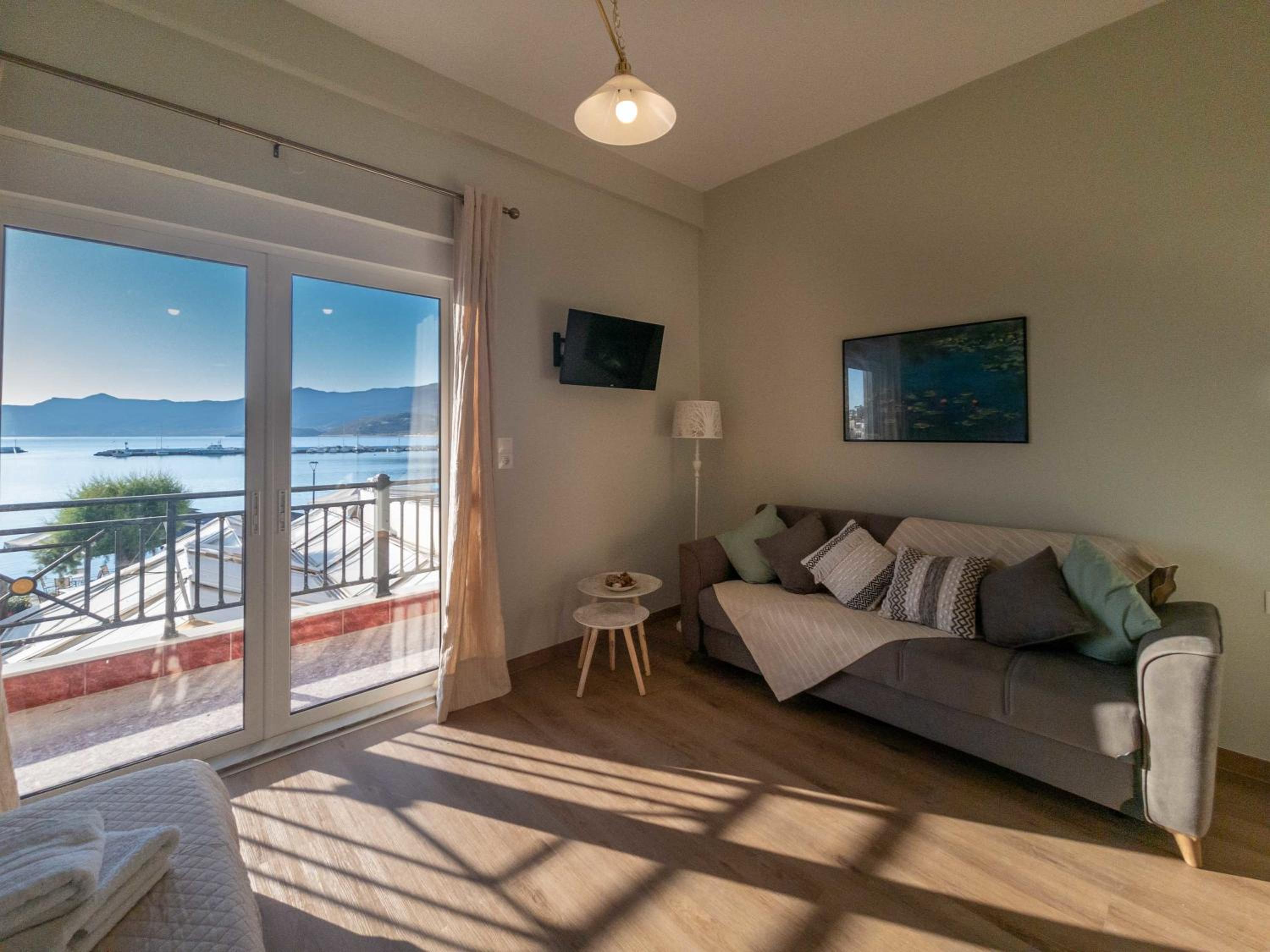 Sitia Old Port studio - 3min walk to beach - AC - WIFI photo 2