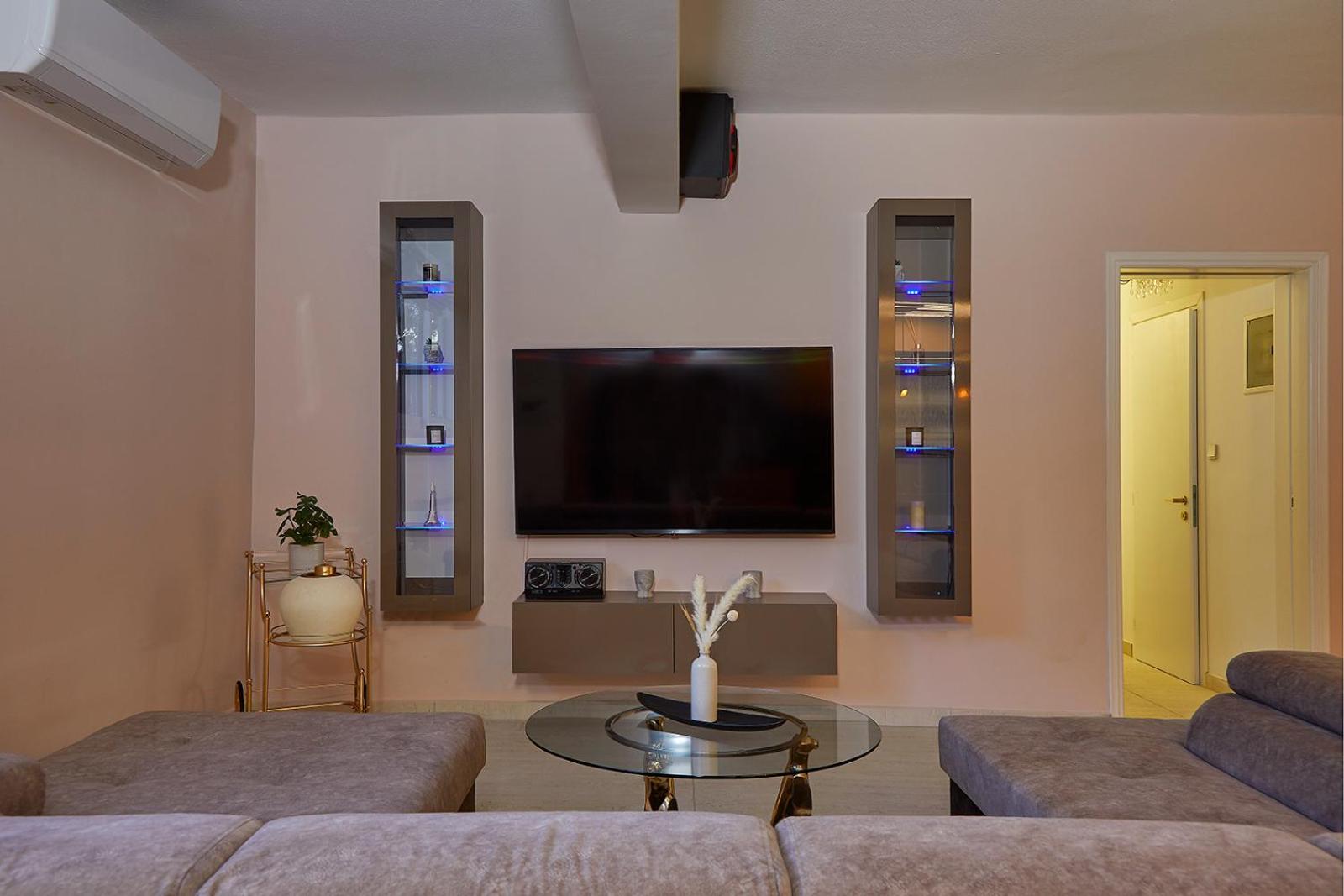 Villa Mairi - 2 private pools & Game Room near Athens view 4
