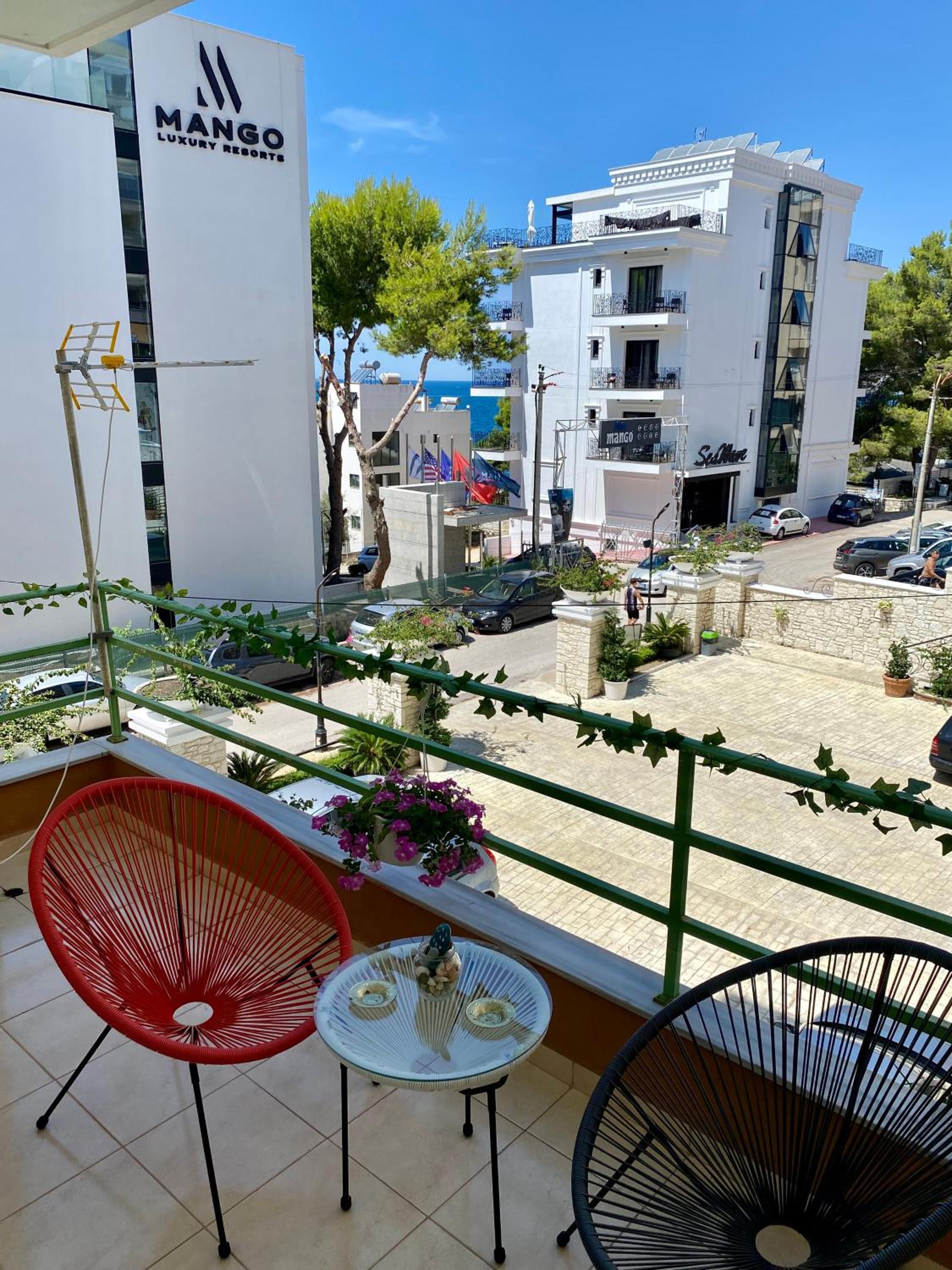 Seaview Apartments