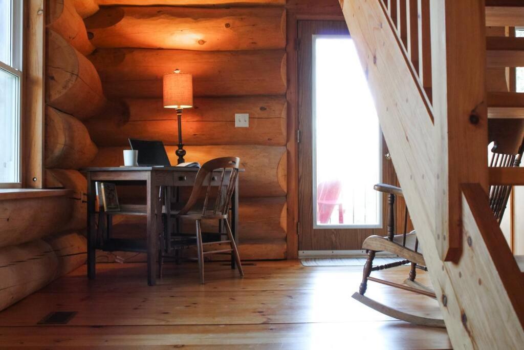 Cedar Crest Lodge Lake on the Mountain Resort