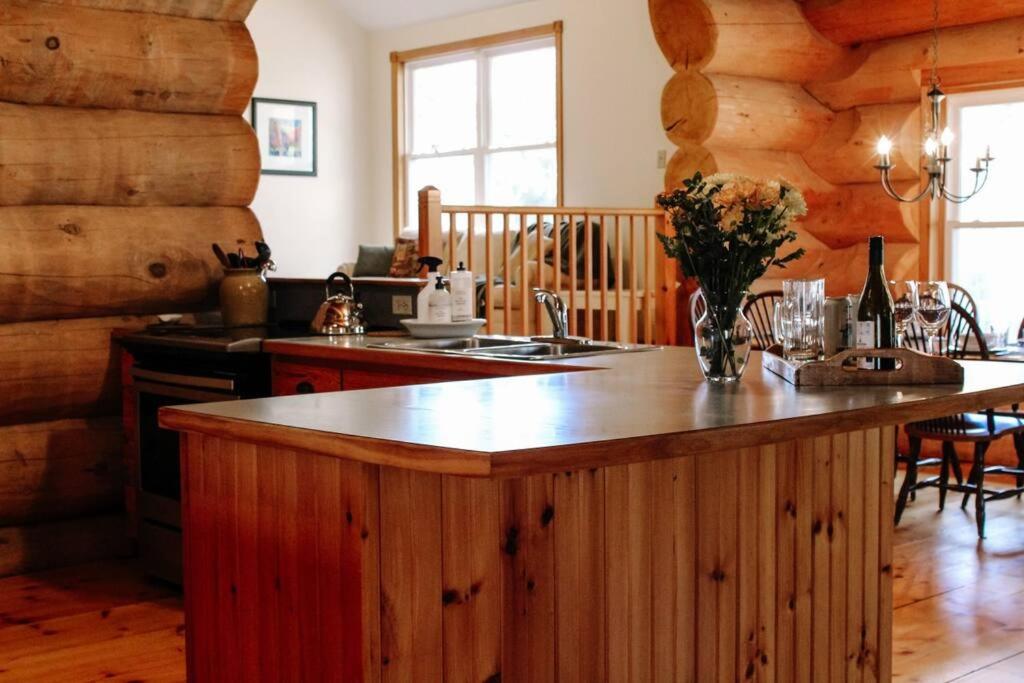 Cedar Crest Lodge Lake on the Mountain Resort