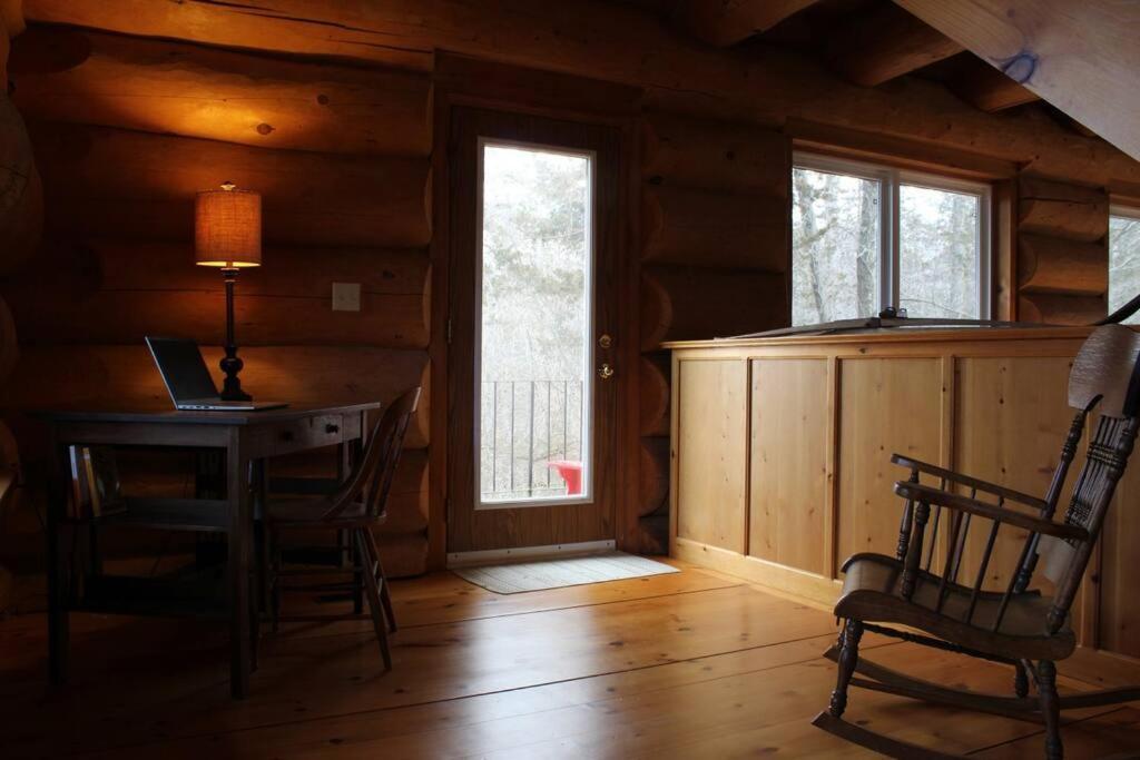 Cedar Crest Lodge Lake on the Mountain Resort