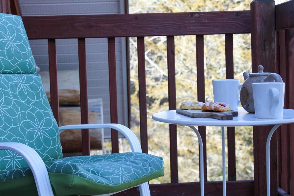 Cedar Crest Lodge Lake on the Mountain Resort