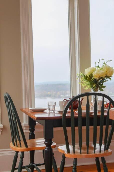 The Views - Lake on the Mountain Resort