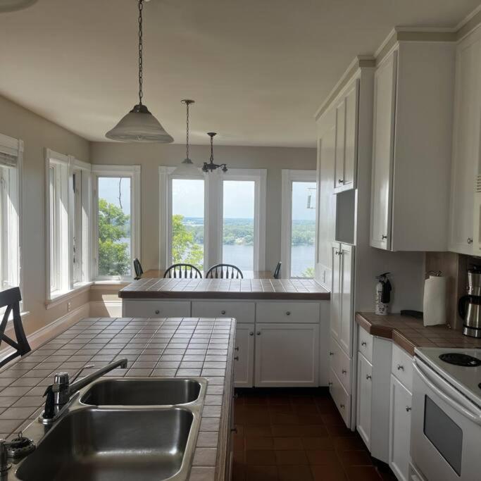 The Views - Lake on the Mountain Resort
