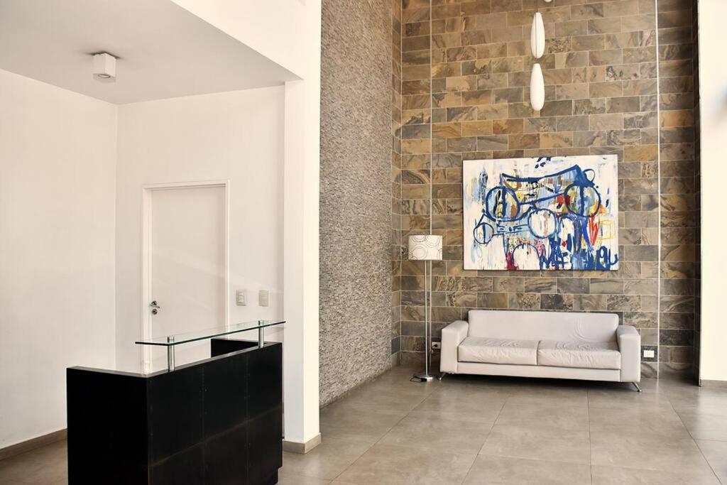 Cozy apartment in trendy neighborhood