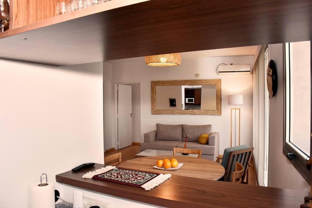 Cozy apartment in trendy neighborhood