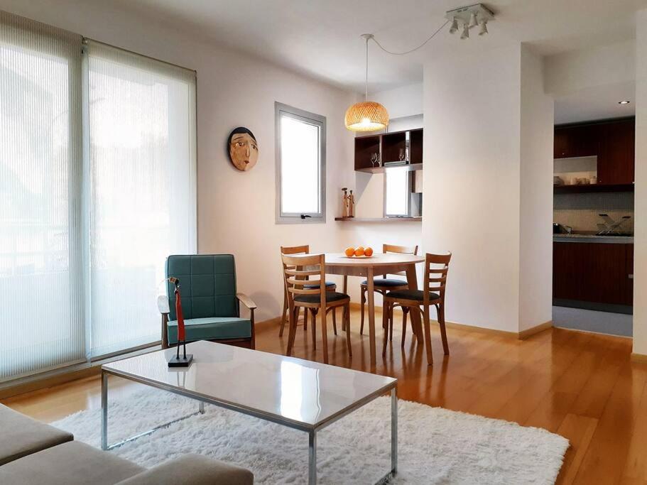Cozy apartment in trendy neighborhood