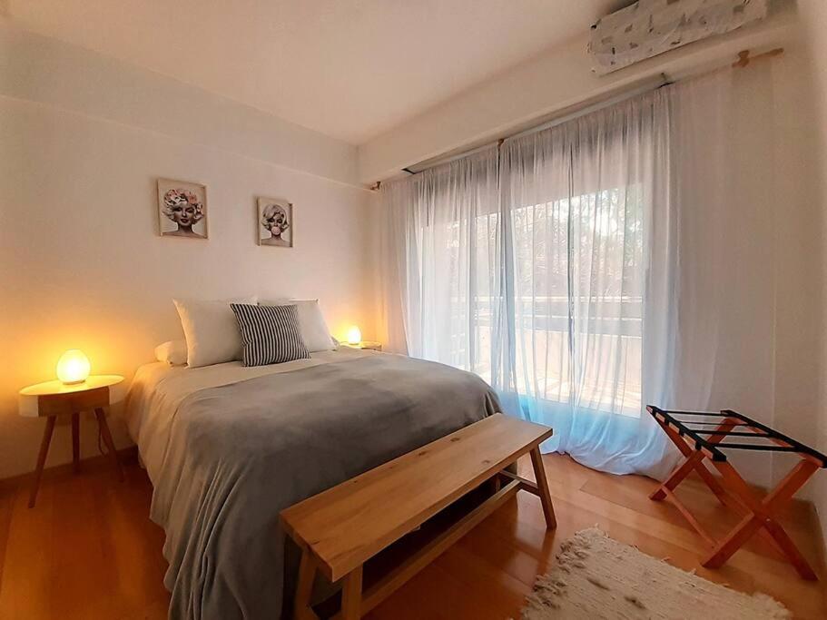 Cozy apartment in trendy neighborhood