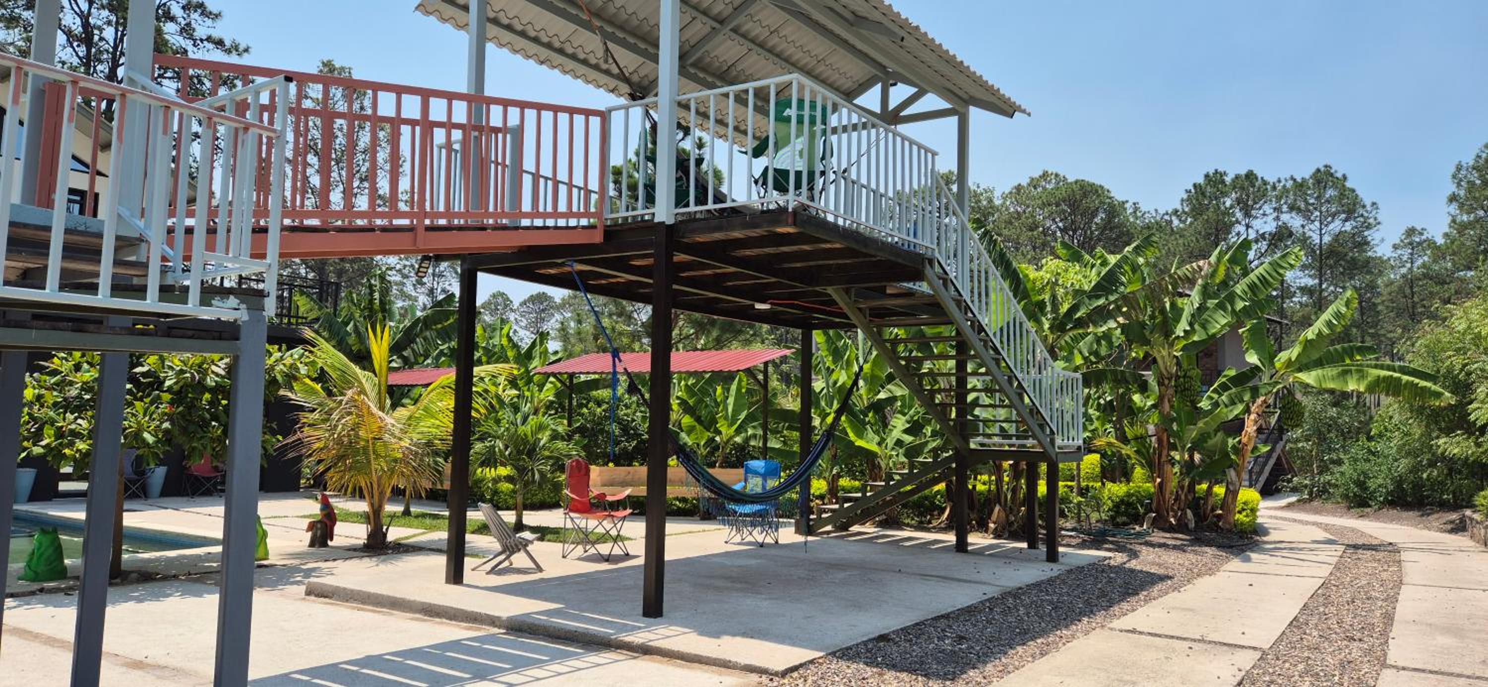 Tinyhouses and Tropical Gardens