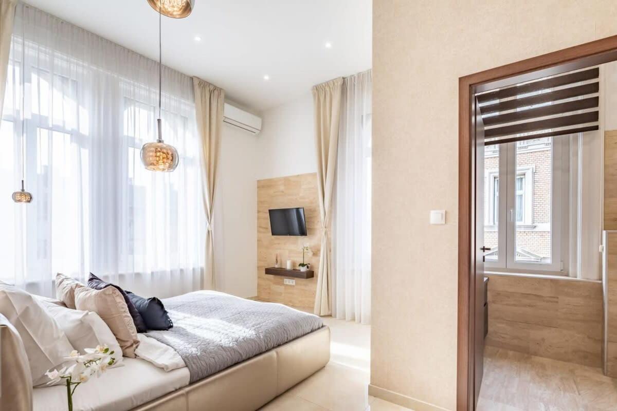 Splendid perfectly located flat with sauna view 5