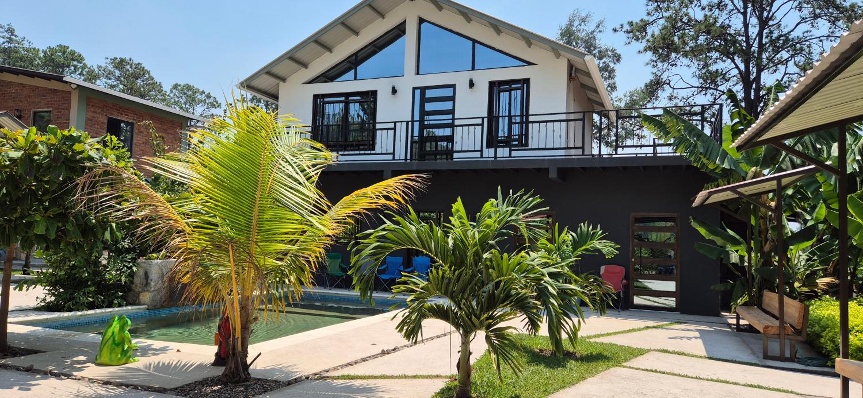 Tinyhouses and Tropical Gardens