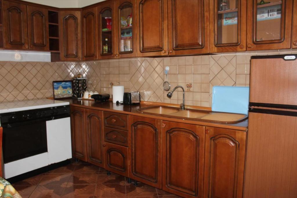 Xhejms Apartaments