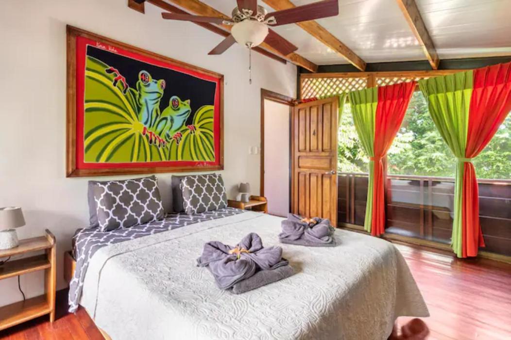 La Casa del Mango Pool Ocean Mountain Views
