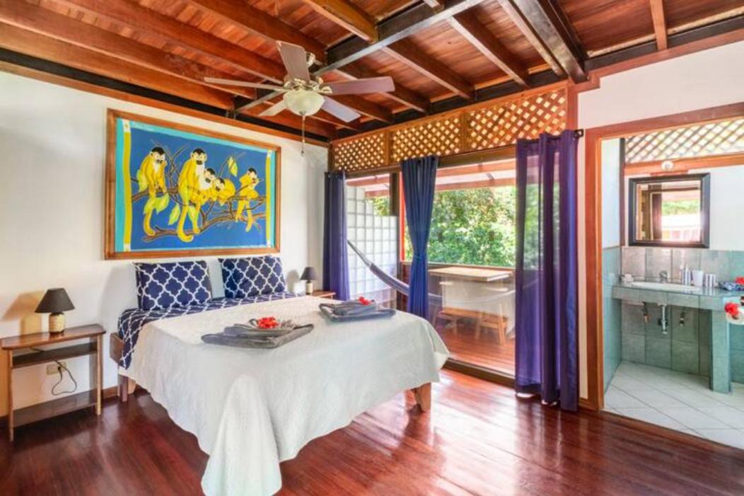 La Casa del Mango Pool Ocean Mountain Views