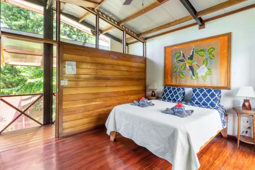 La Casa del Mango Pool Ocean Mountain Views
