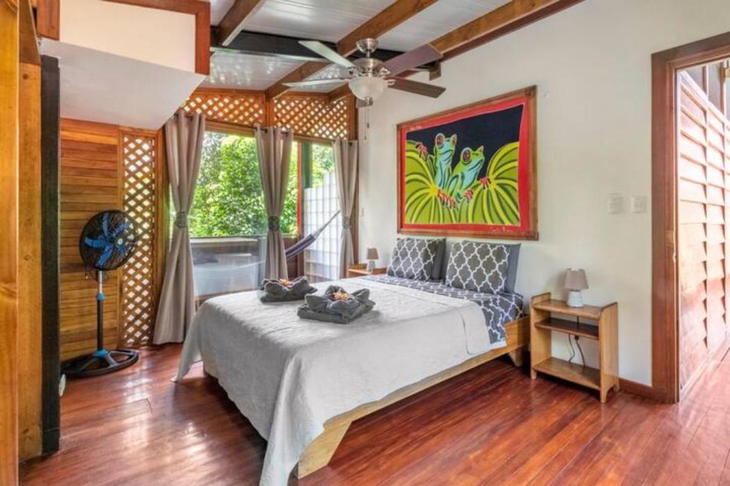 La Casa del Mango Pool Ocean Mountain Views