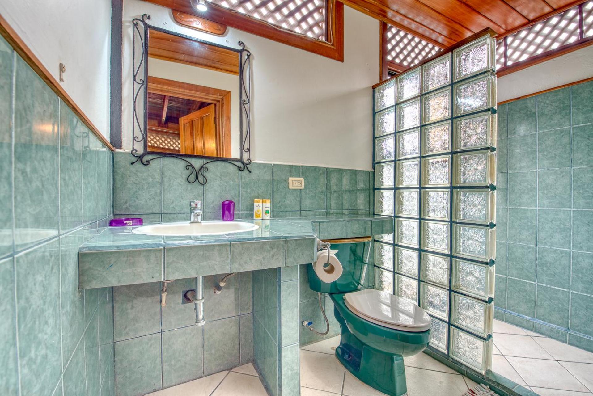 La Casa del Mango Pool Ocean Mountain Views