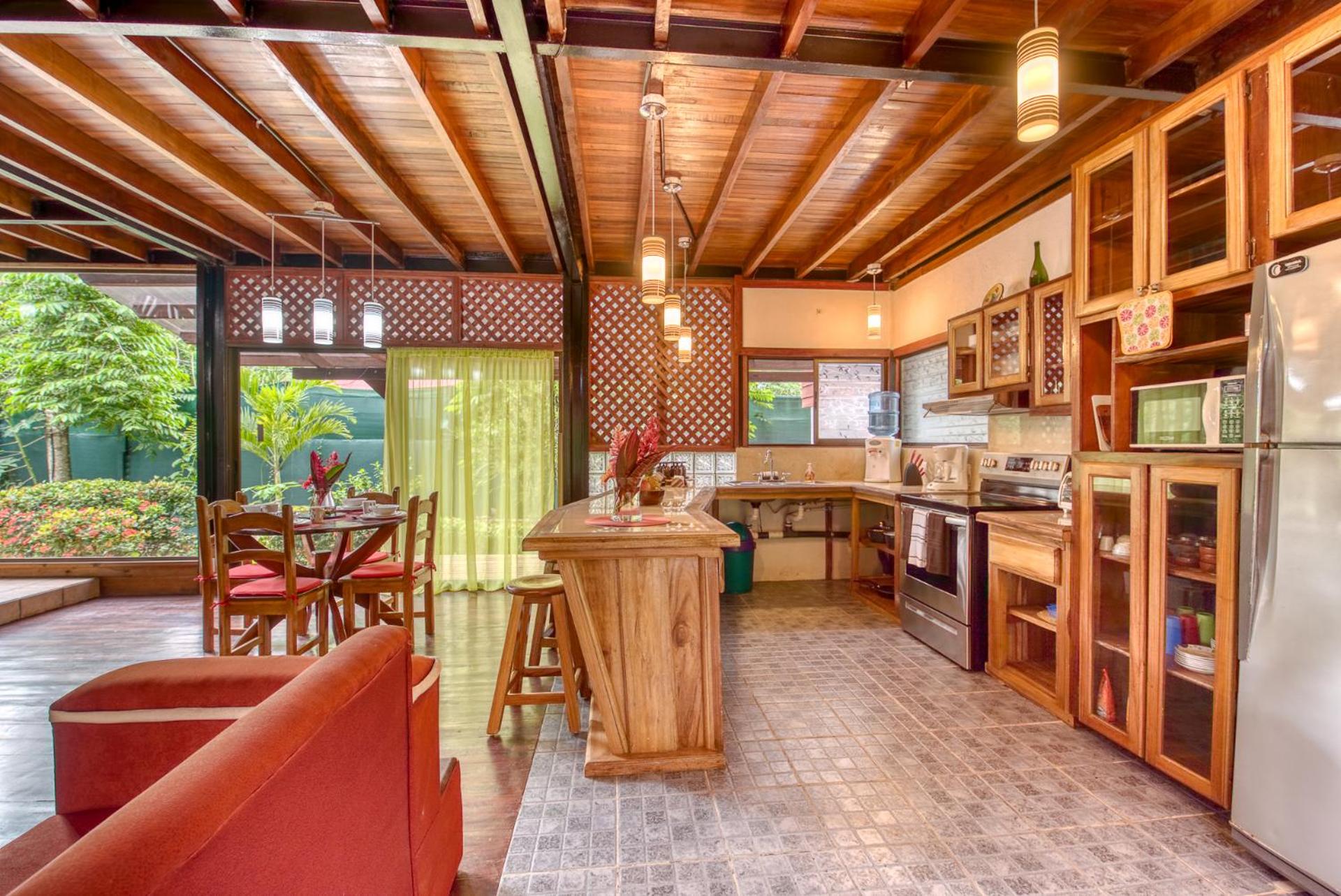La Casa del Mango Pool Ocean Mountain Views