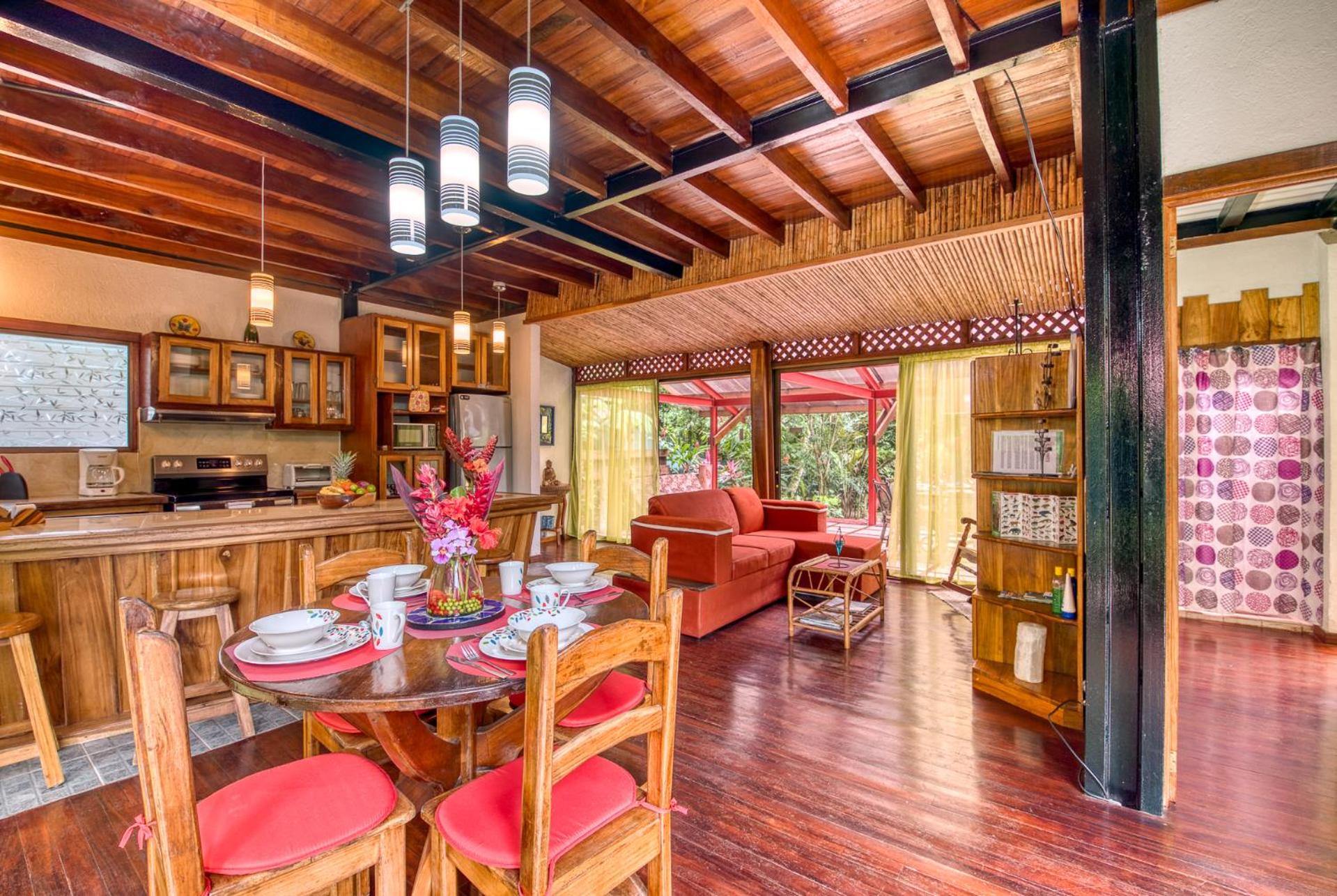 La Casa del Mango Pool Ocean Mountain Views