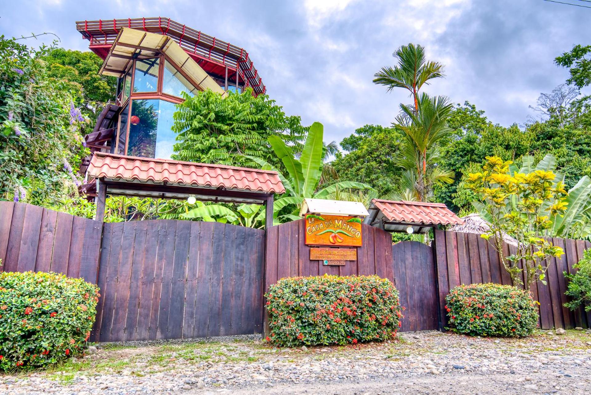 La Casa del Mango Pool Ocean Mountain Views