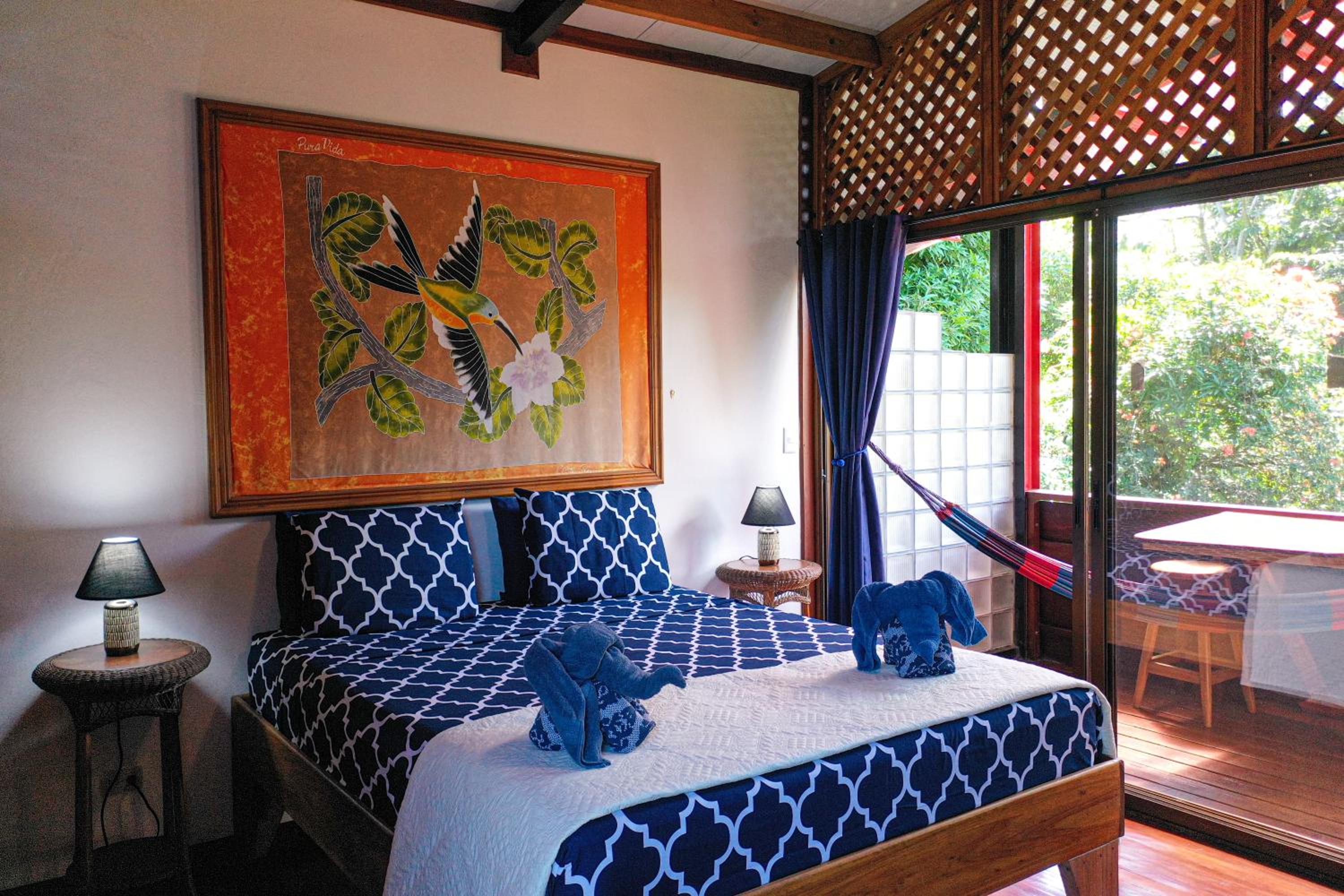 La Casa del Mango Pool Ocean Mountain Views