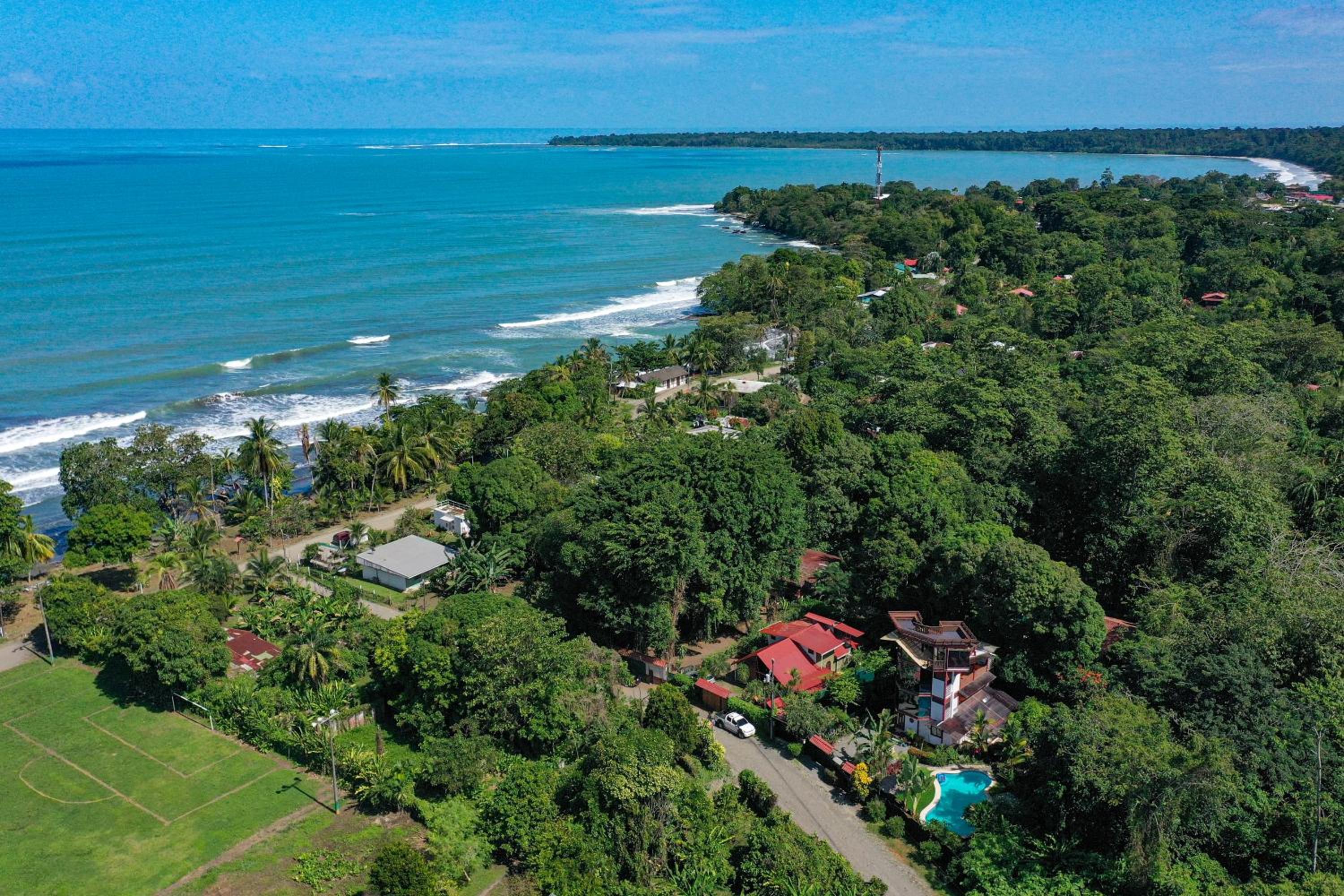 La Casa del Mango Pool Ocean Mountain Views