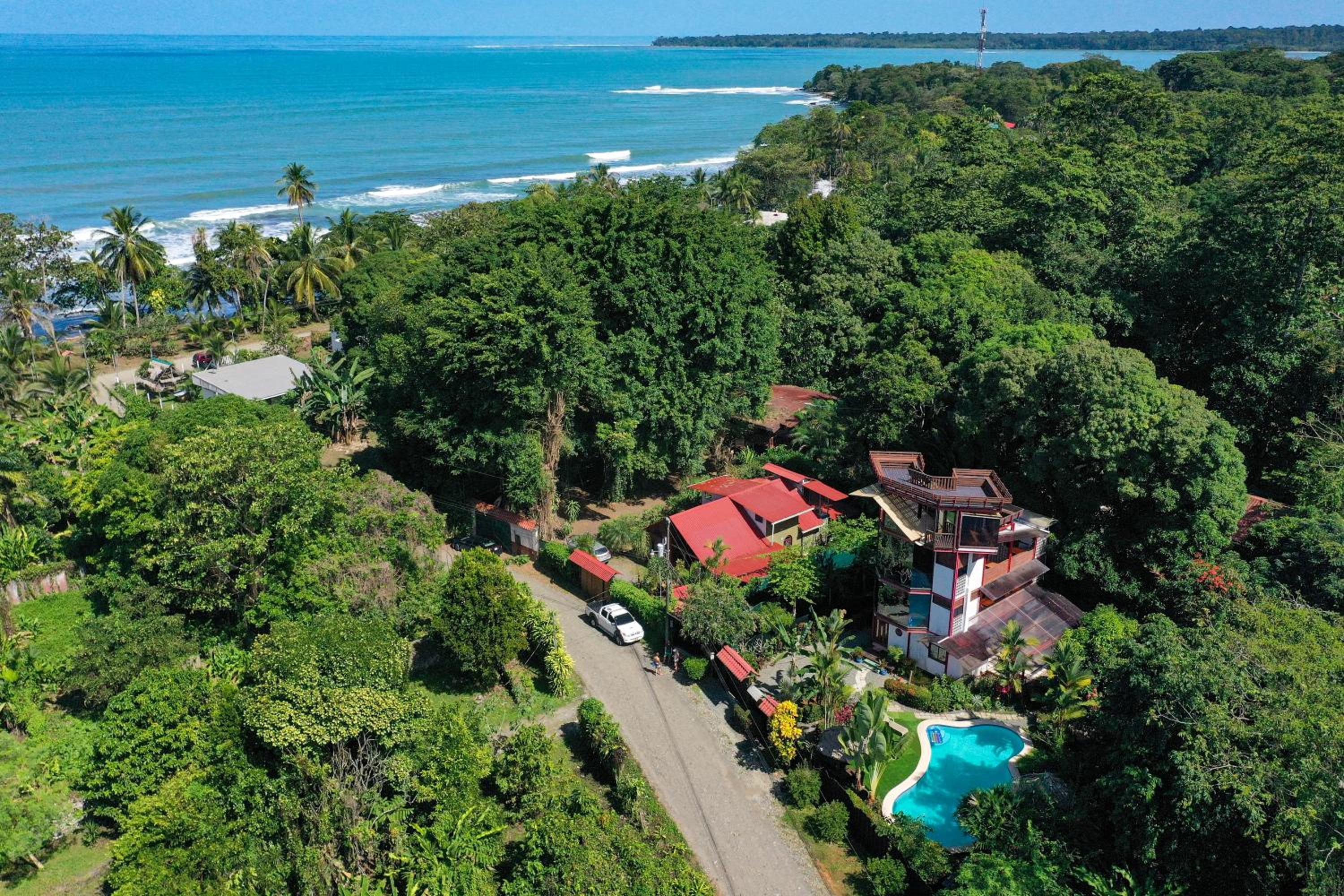 La Casa del Mango Pool Ocean Mountain Views