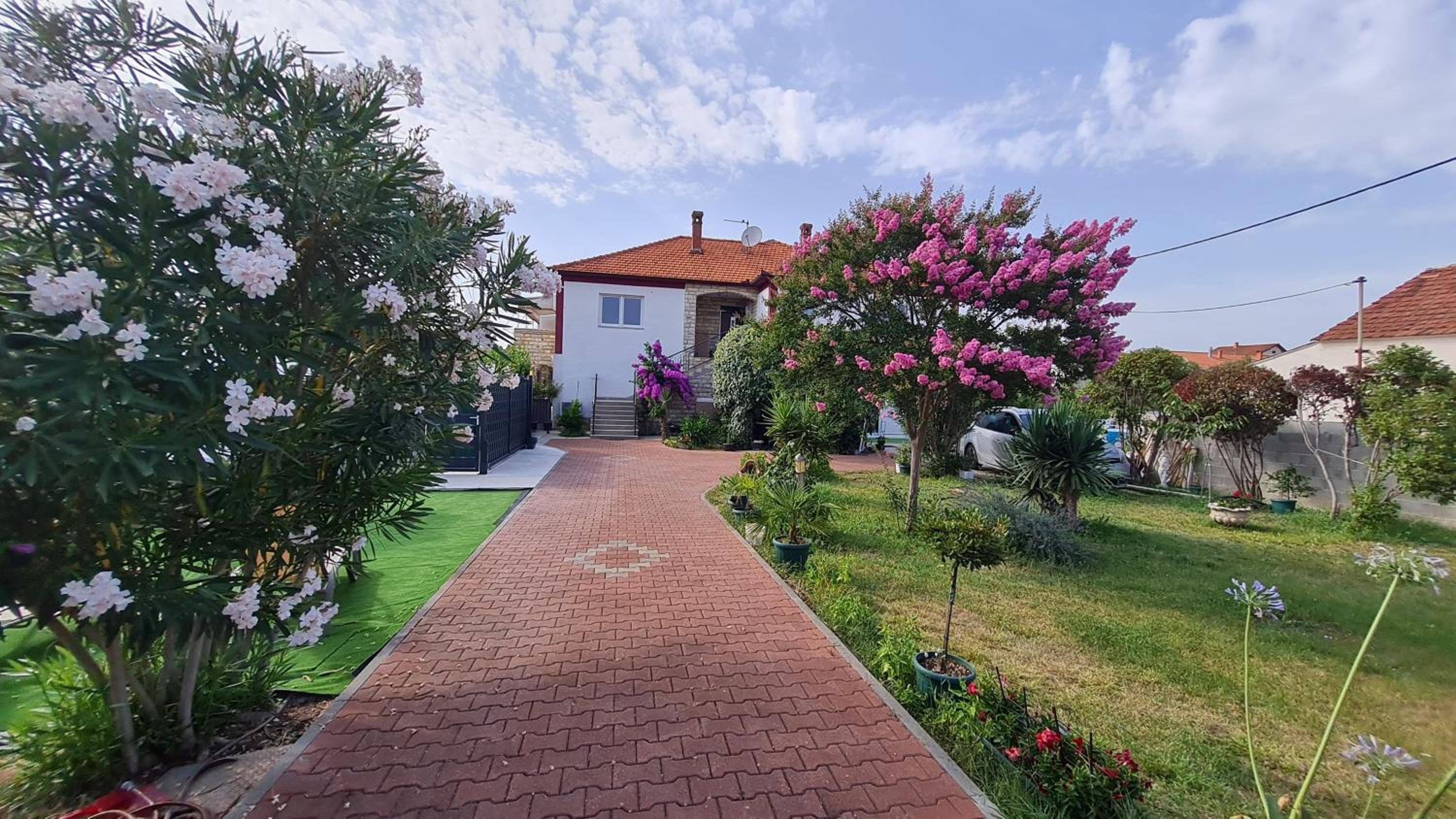 Green oasis ZADAR with jacuzzi