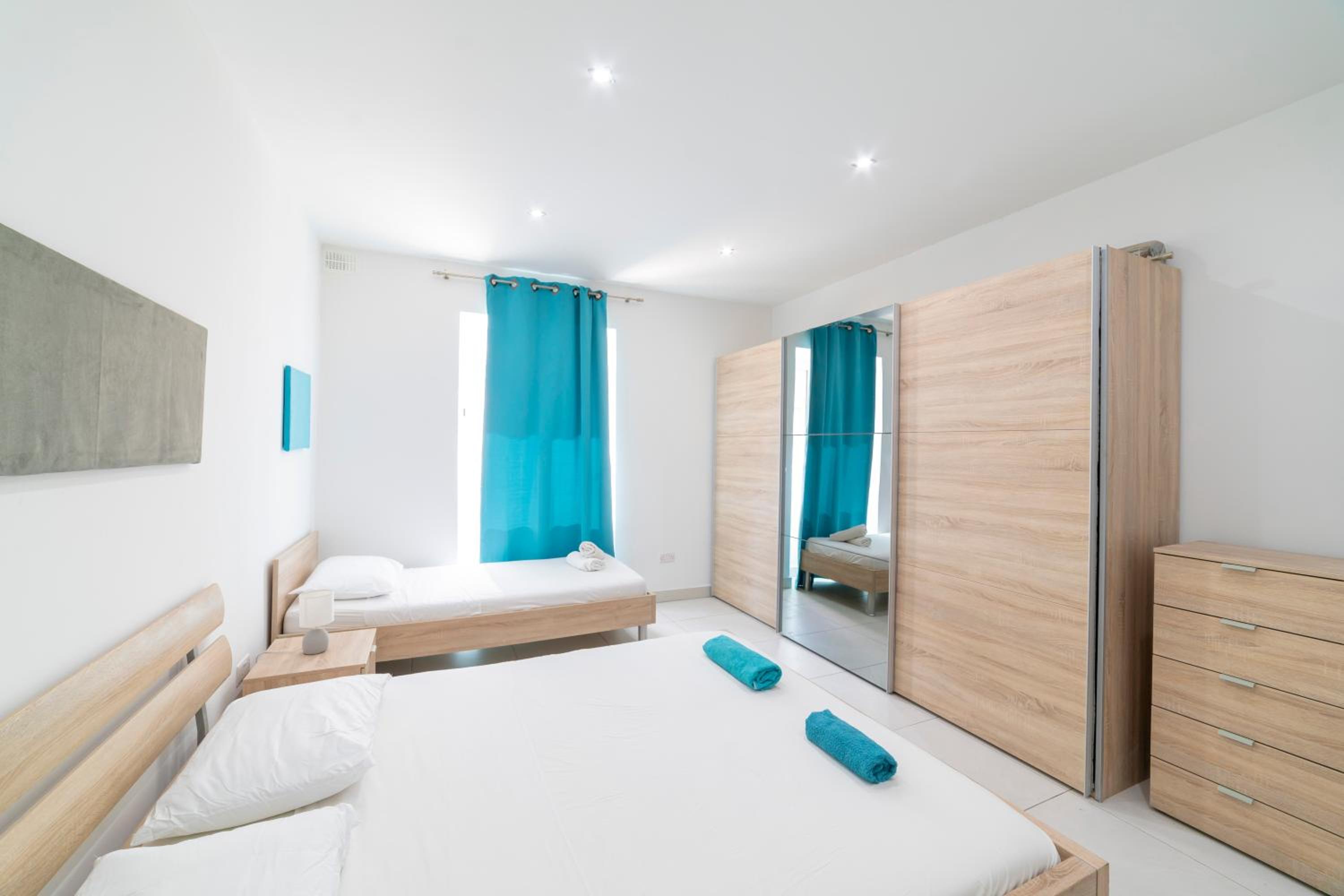 Tonis City Apartments photo 2