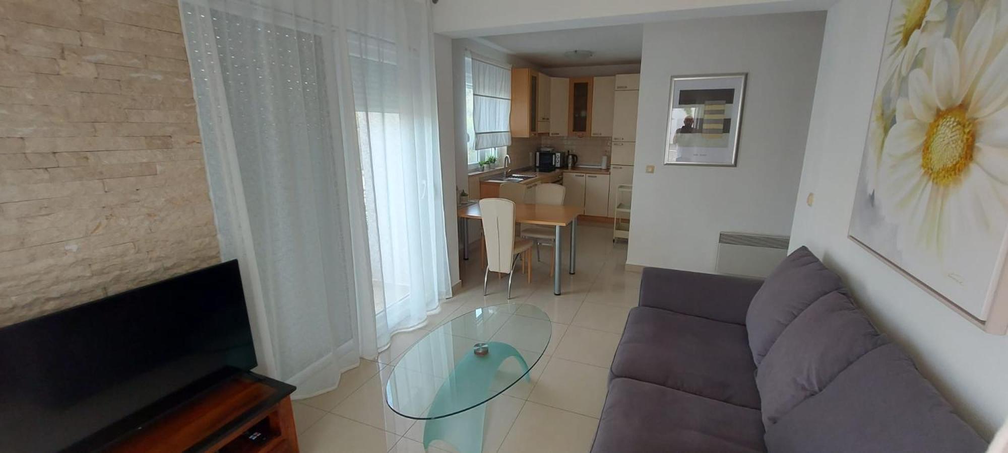 Fjaba Apartment
