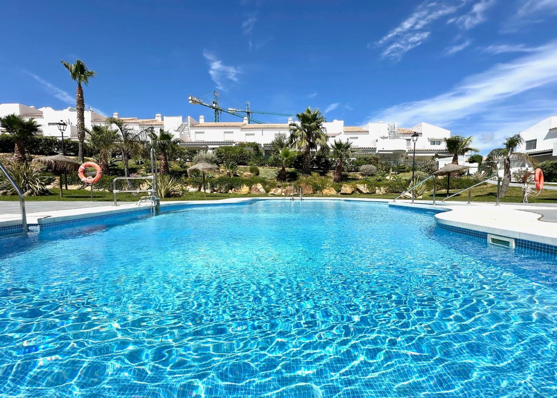 Casa a 500m Playa Atlanterra, Piscina y Parking, 6pax view 4