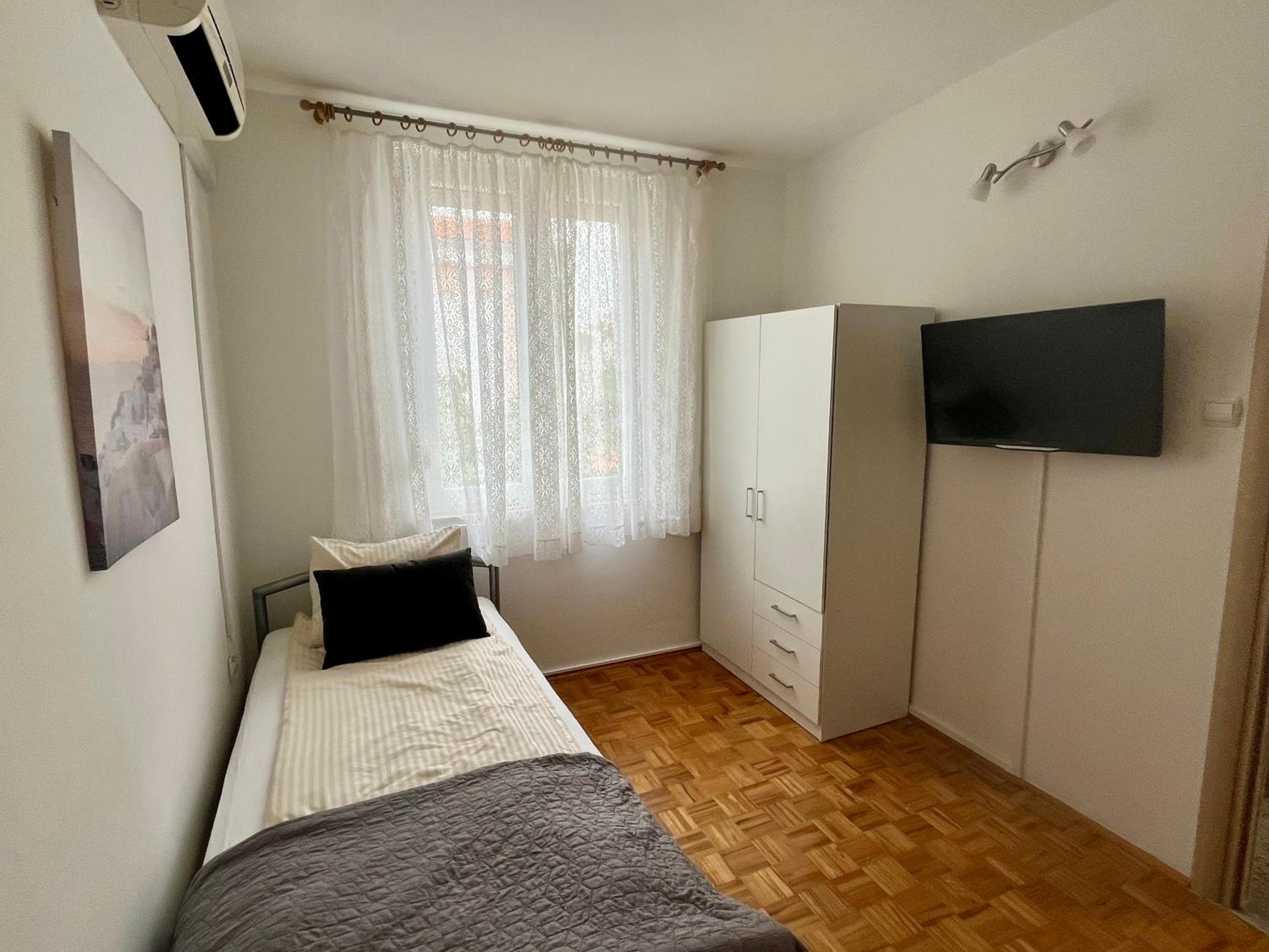 Apartment Solara view 3