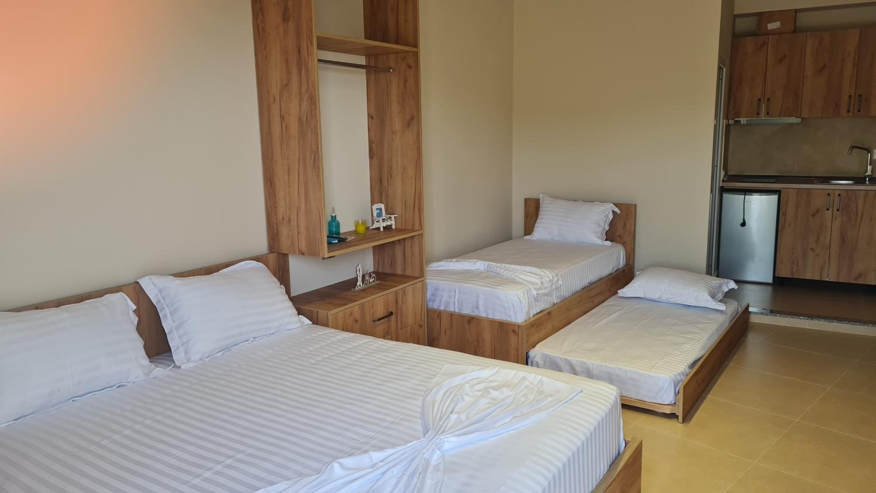 Sol Apartments Gjiri Lalzit